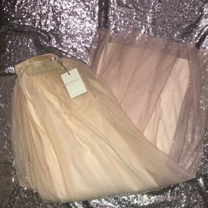 NWT Lauren Conrad 8 Runway tulle flare maxi skirt. Read!!